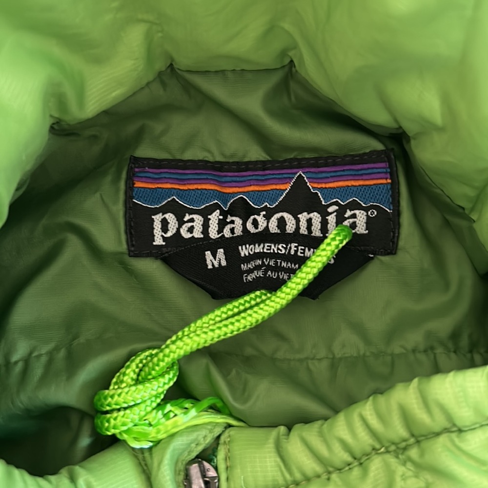 Patagonia Light Weight Long Sleeve Quilted Jacket - Picture 5 of 6